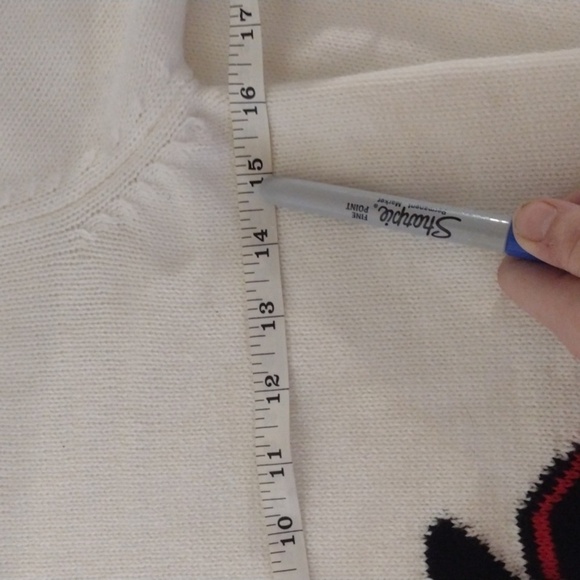 FOREVER 21 Cute Penguin Holiday Sweater size small - Picture 7 of 13